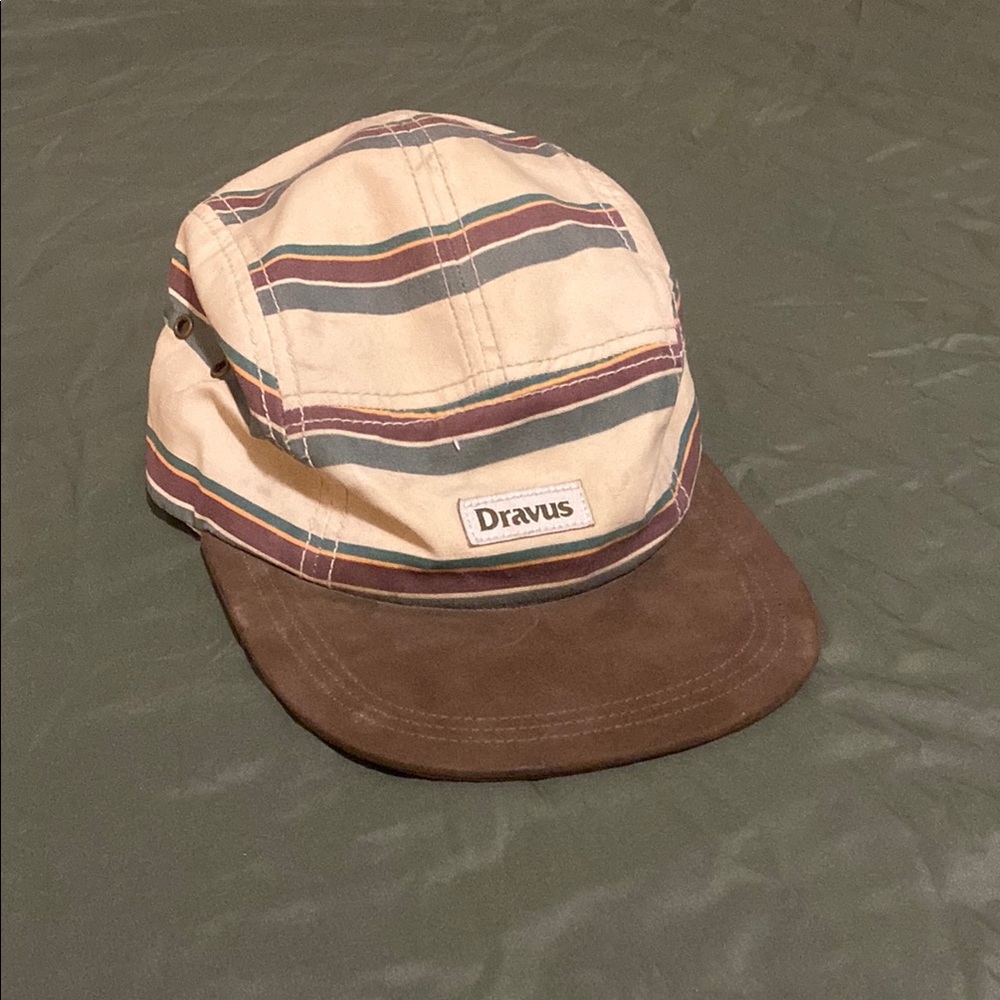 Men’s Striped Five-Panel Cap in Cream and Brown